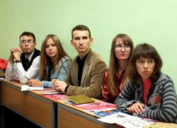Уманський НУС представляє член ради студентського самоврядування, студент 4 курсу факультету економіки і підприємництва Володимир Лелека (в центрі)